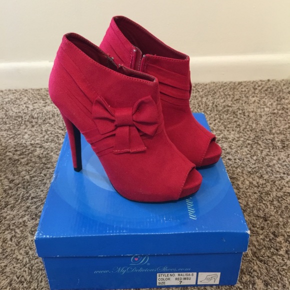 Red booties - Picture 1 of 2